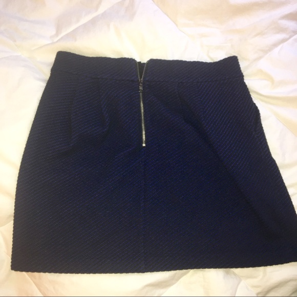 ARMANI EXCHANGE SKIRT SMALL - Picture 4 of 5
